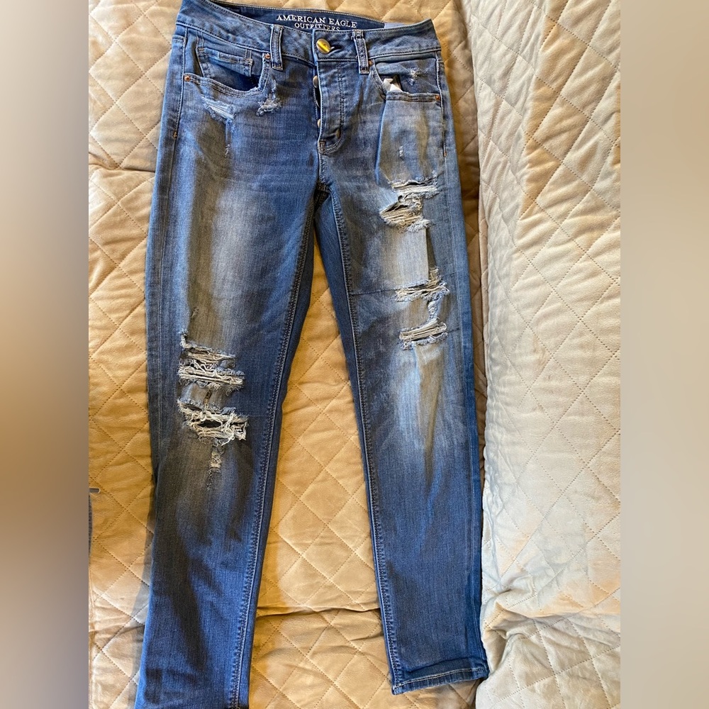 American Eagle Tomgirl Button Fly Distressed Skinny Jeans Size 0.